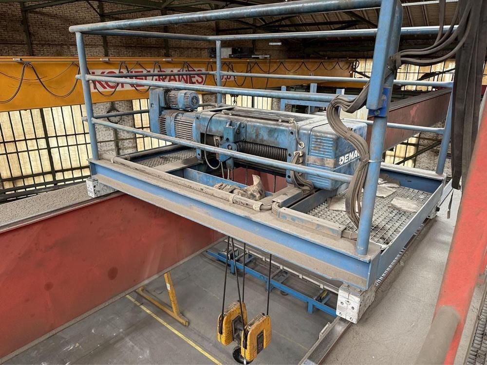 Demag-Laufkran mit 10 Tonnen Tragkraft und 28.470 cm³ Hubraum (Halle 1)