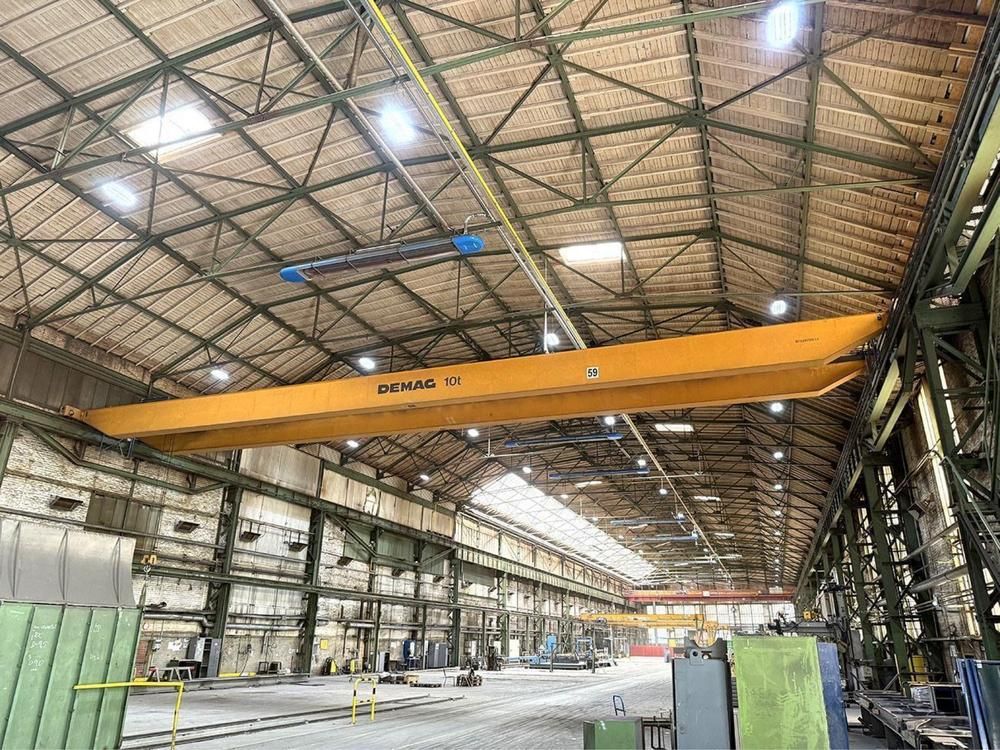 Demag-loopkraan van 10 metrische ton met een reikwijdte van 28.470 mm (hal 1)