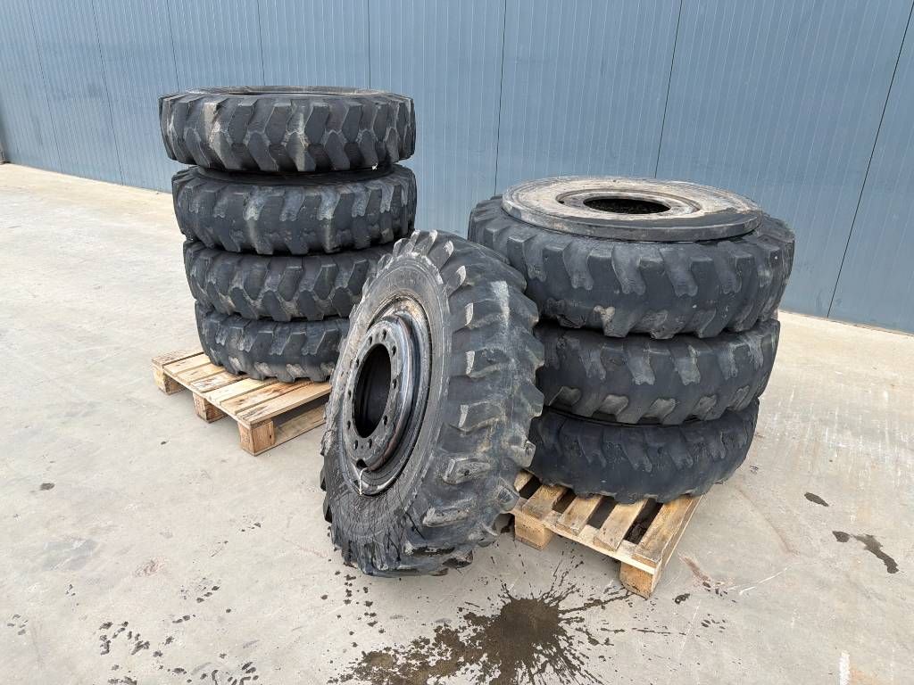 Mitas 1000 x 20 Set / 10.00 x 20: 4x2 Tyres / 1000-20