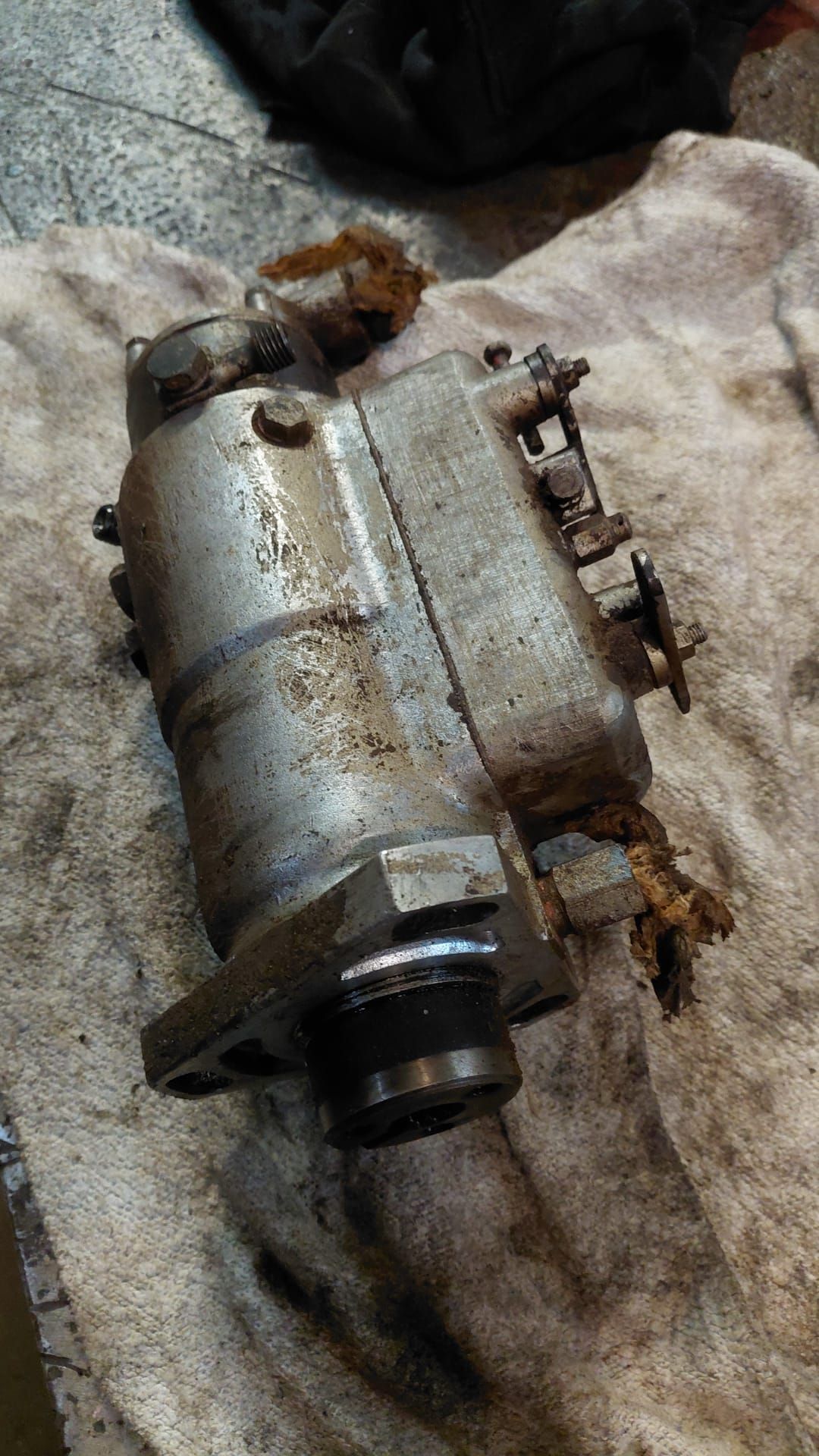 Gebruikte brandstofpomp voor Massey AD 3-152 motor