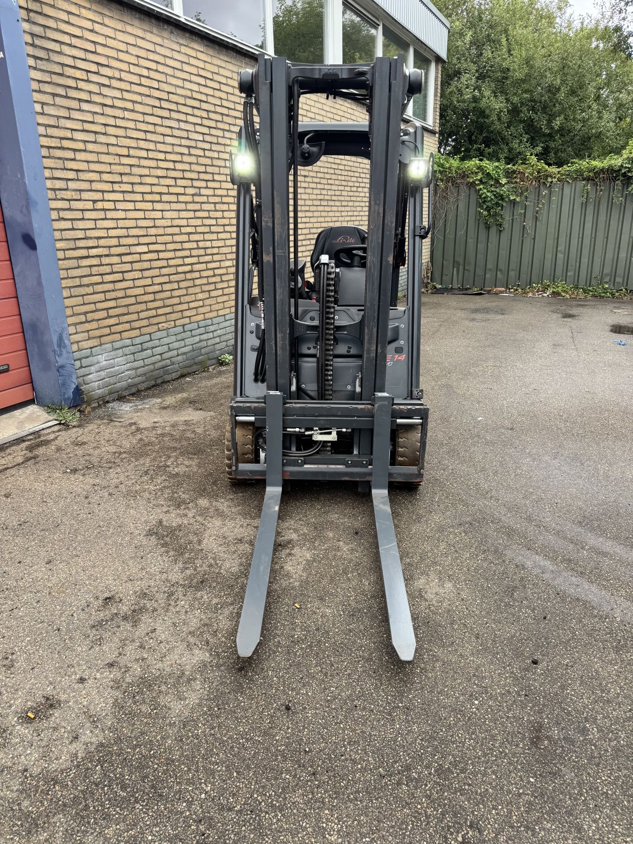 LINDE E14 2020 /triplex / zeer wendbaar/ weinig uur