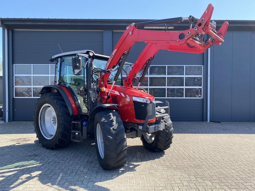 Massey Ferguson 5709M Dyna4