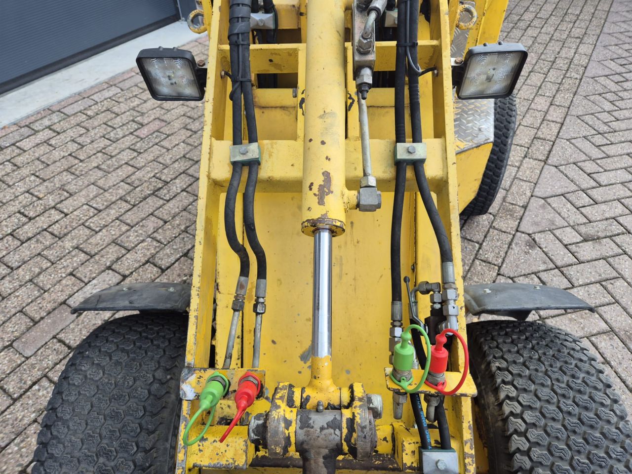 Knikmops 90/ bj 2000/ shovel