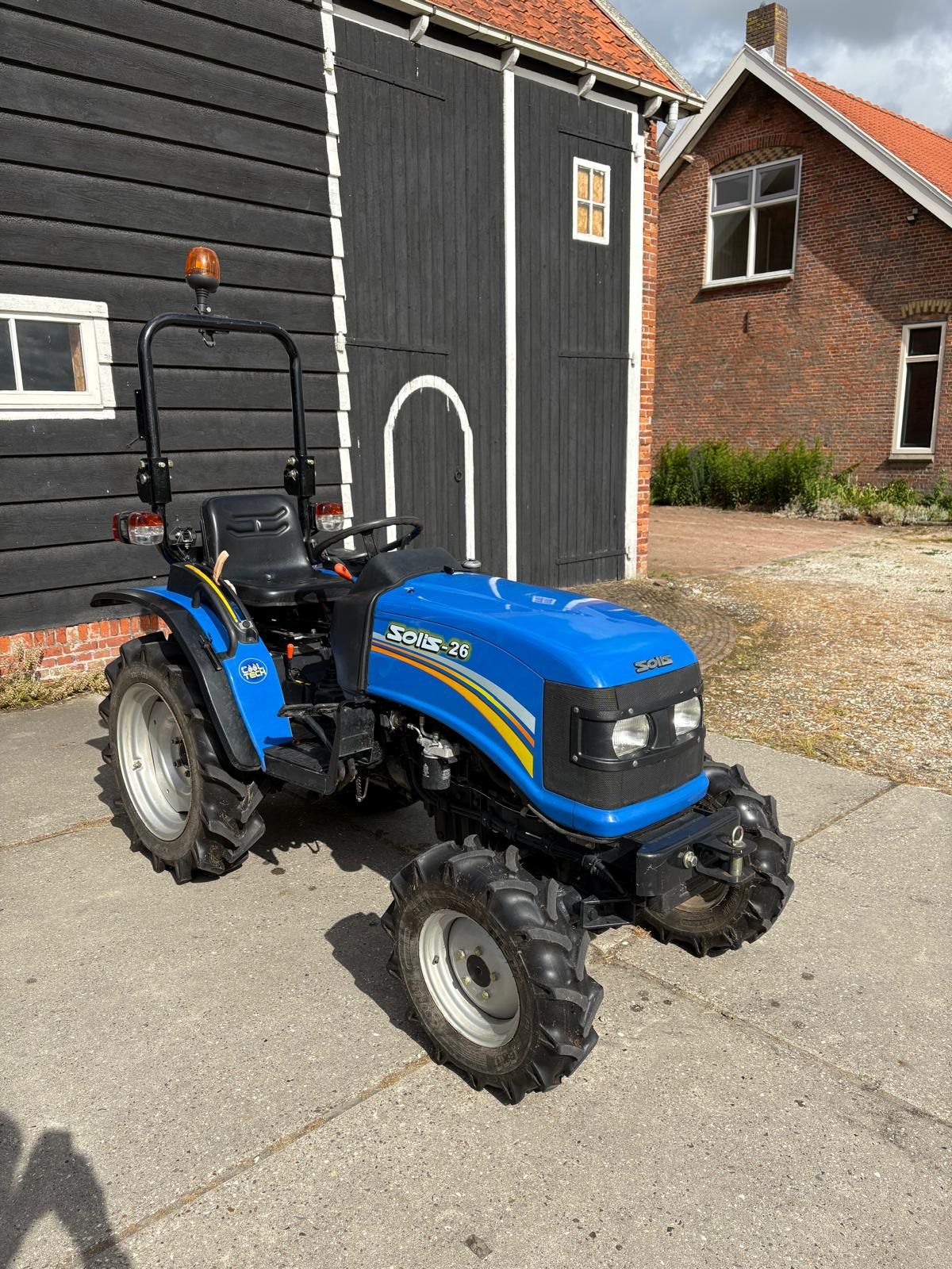 Solis 26 mini trekker