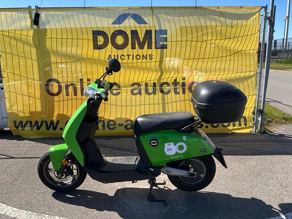 Super SOCO CUx Electric Scooter