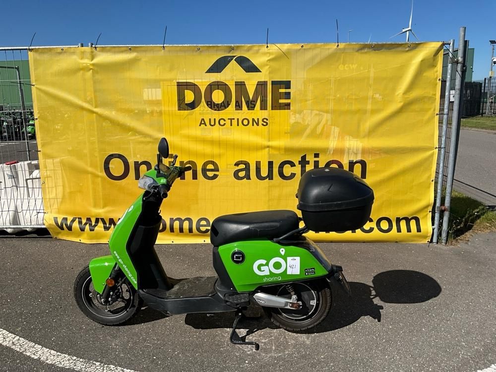 Super SOCO CUx Electric Scooter