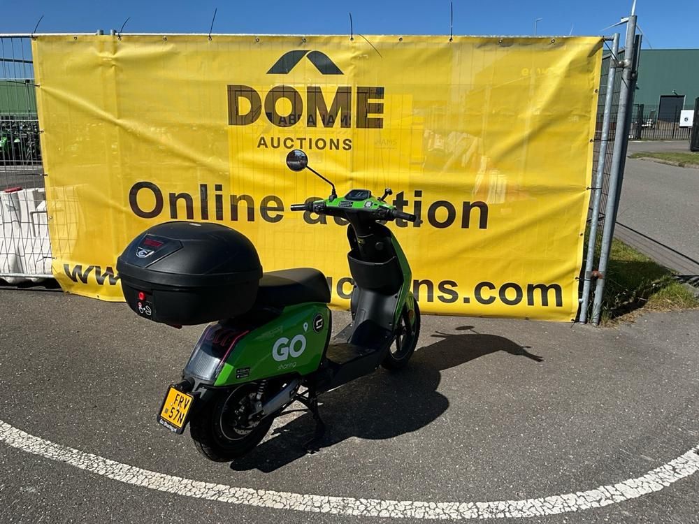 Super SOCO CUx Electric Scooter