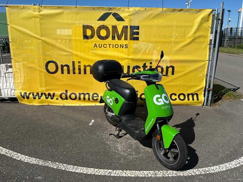 Super SOCO CUx Electric Scooter