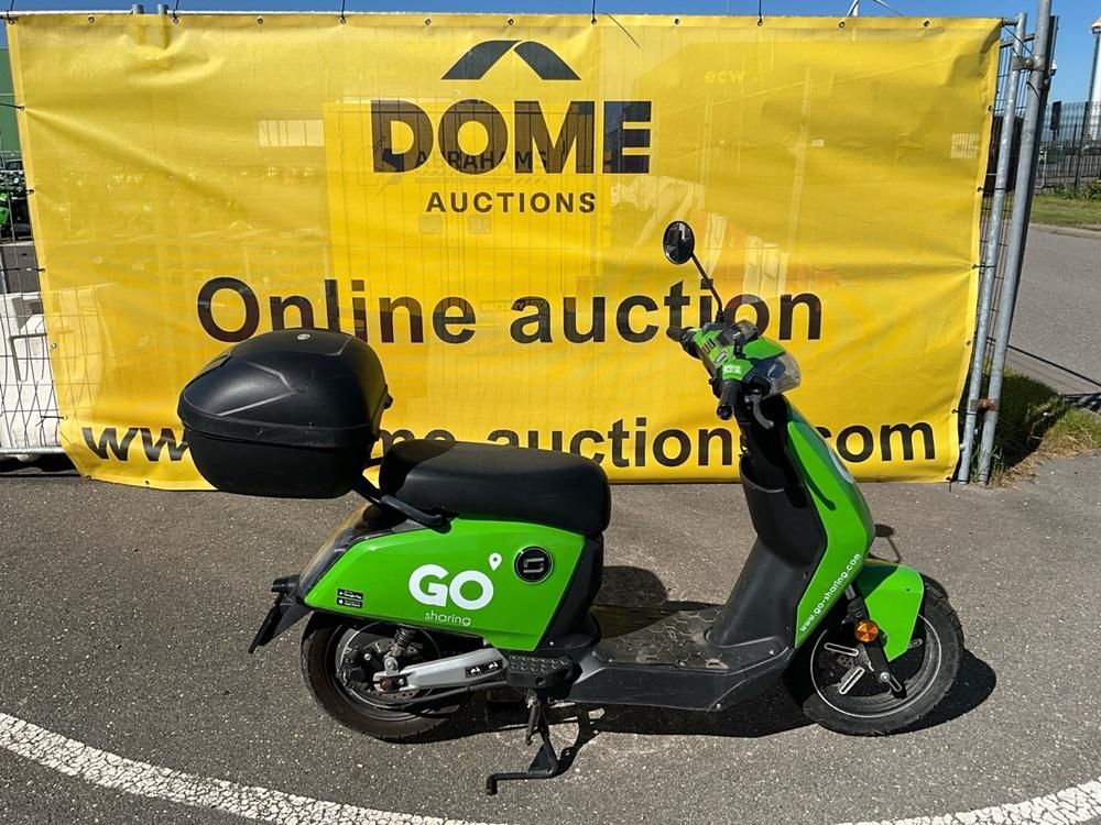 Super SOCO CUx Electric Scooter