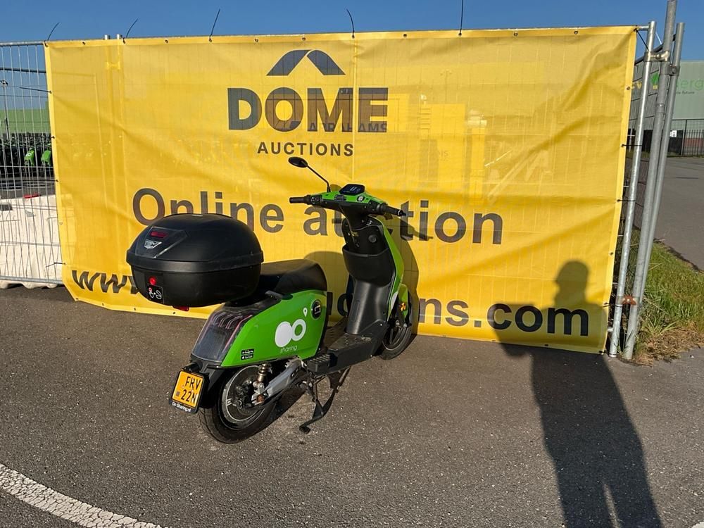 Super SOCO CUx Electric Scooter