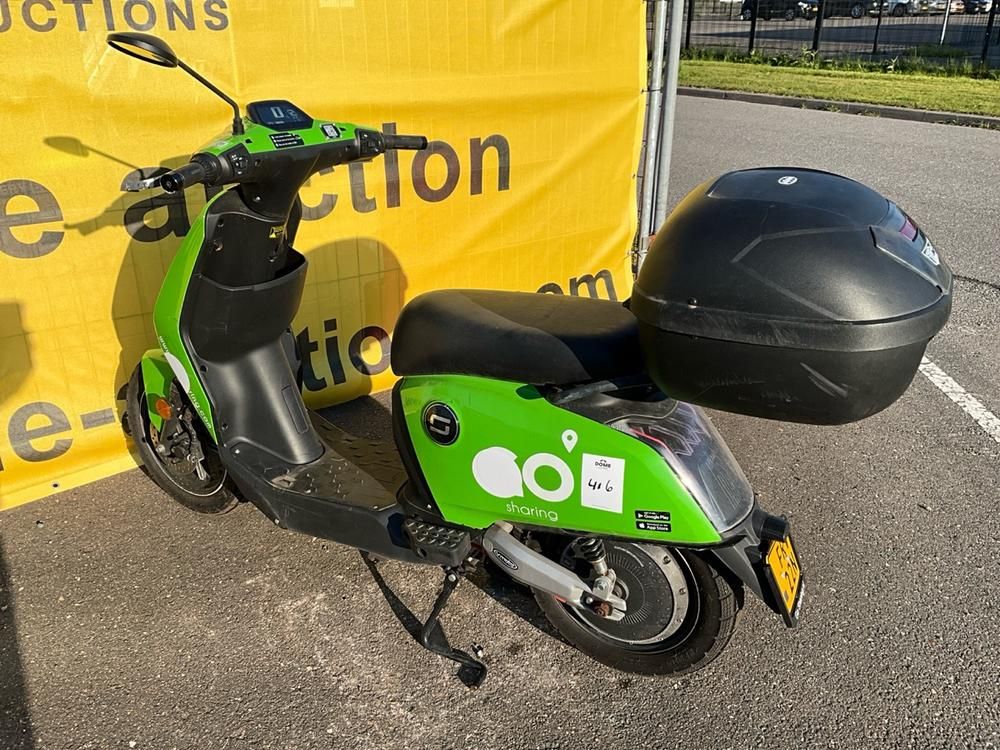 Super SOCO CUx Electric Scooter