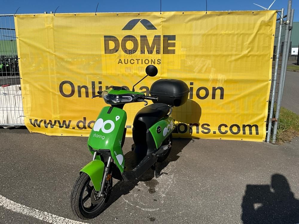Super SOCO CUx Electric Scooter