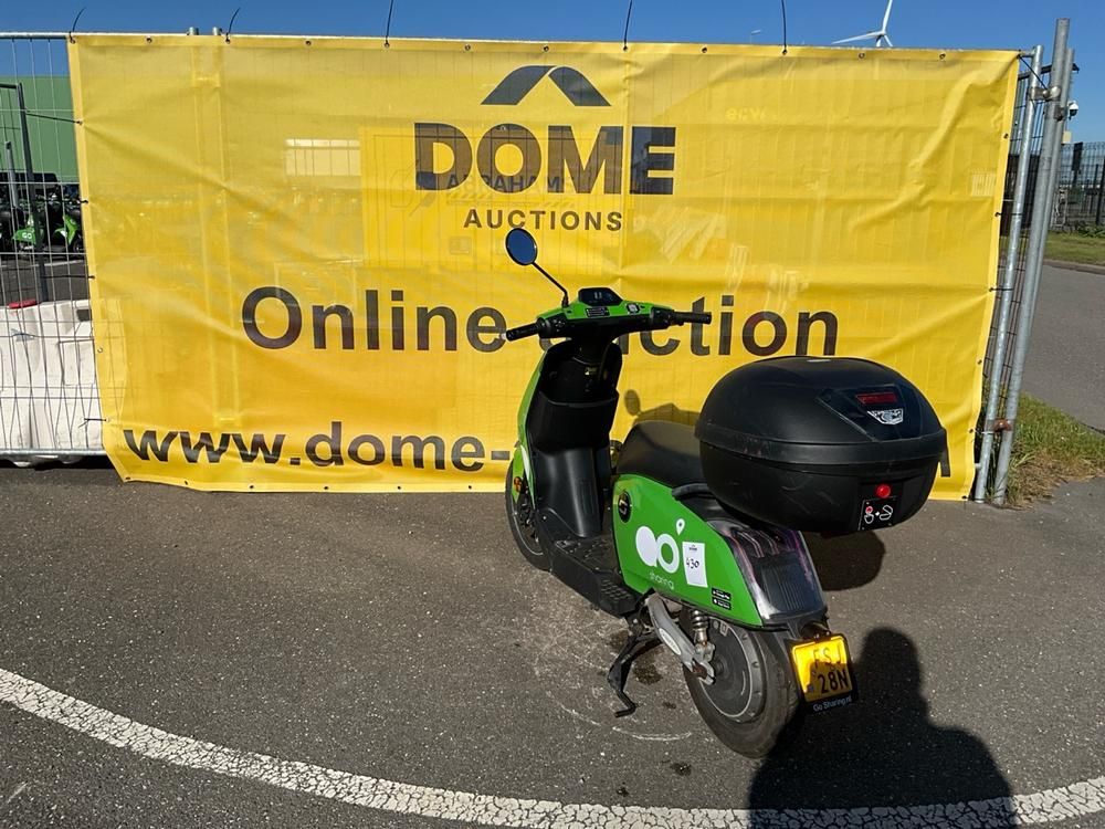 Super SOCO CUx Electric Scooter
