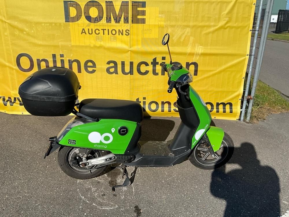 Super SOCO CUx Electric Scooter