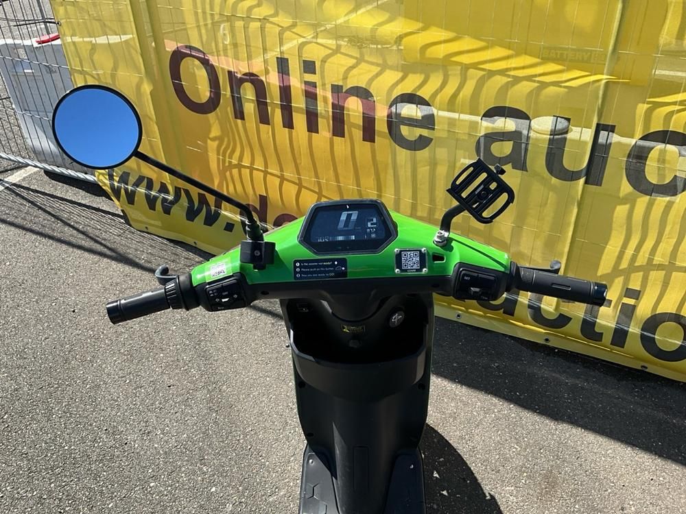 Super SOCO CUx Electric Scooter
