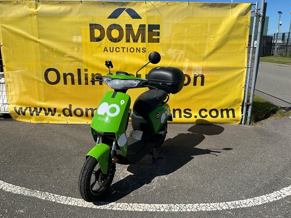 Super SOCO CUx Electric Scooter