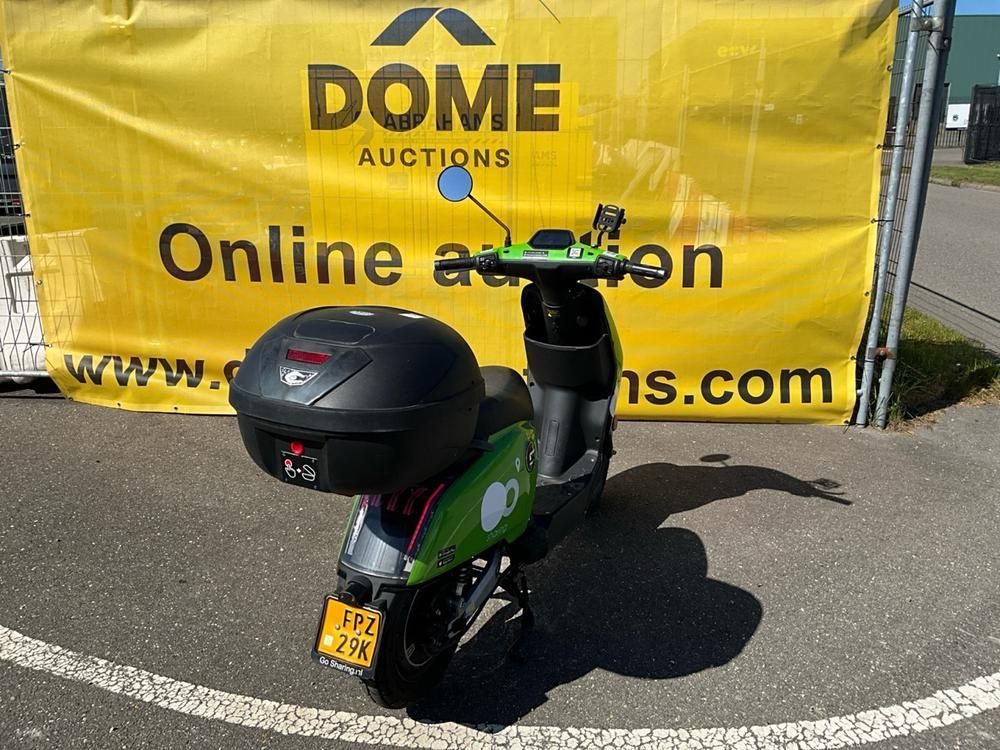 Super SOCO CUx Electric Scooter