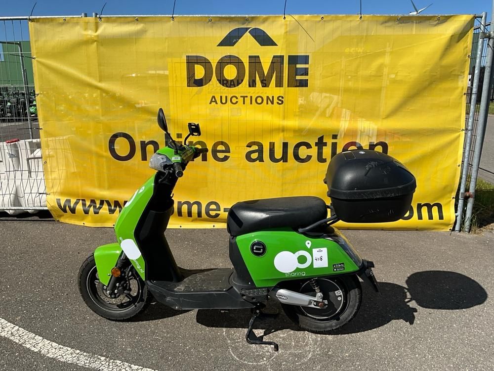 Super SOCO CUx Electric Scooter