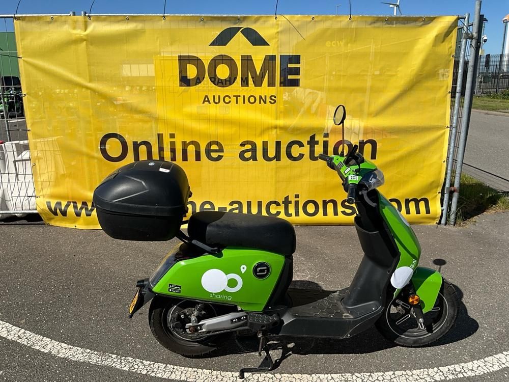 Super SOCO CUx Electric Scooter