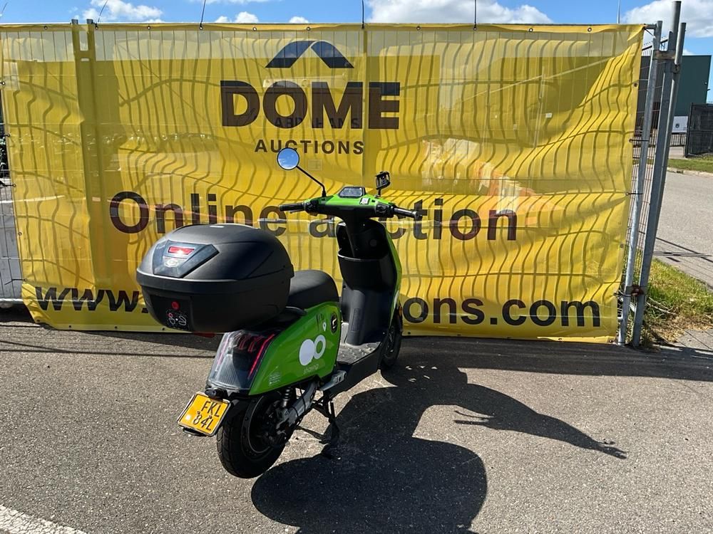 Super SOCO CUx Electric Scooter