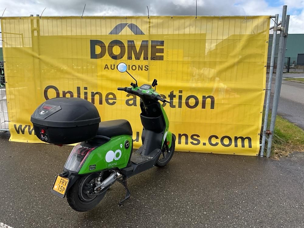 Super SOCO CUx Electric Scooter