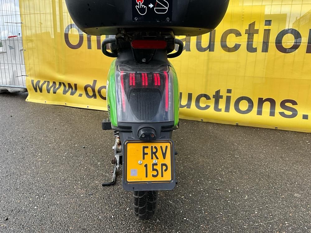 Super SOCO CUx Electric Scooter