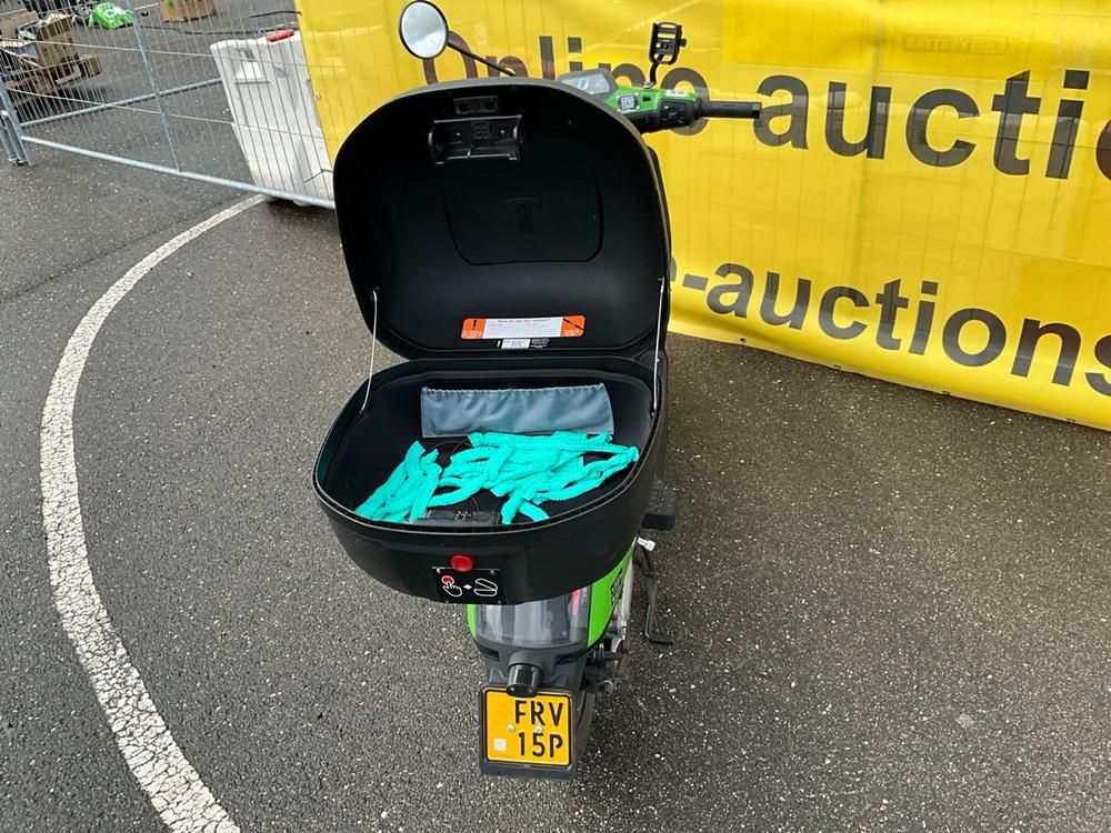 Super SOCO CUx Electric Scooter