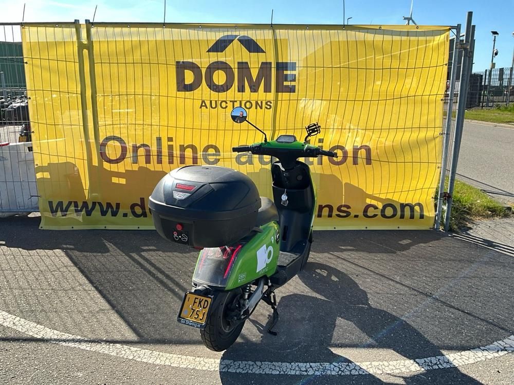 Super SOCO CUx Electric Scooter