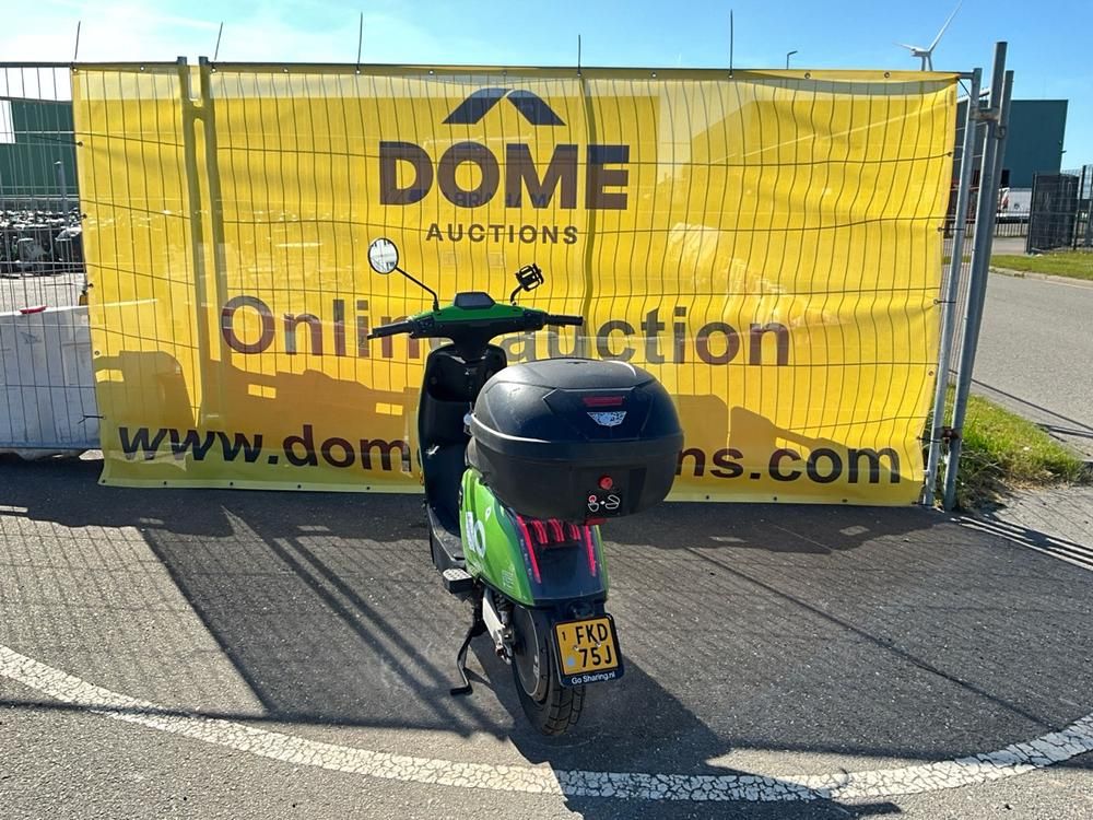 Super SOCO CUx Electric Scooter