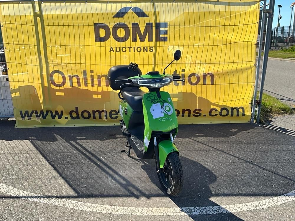 Super SOCO CUx Electric Scooter