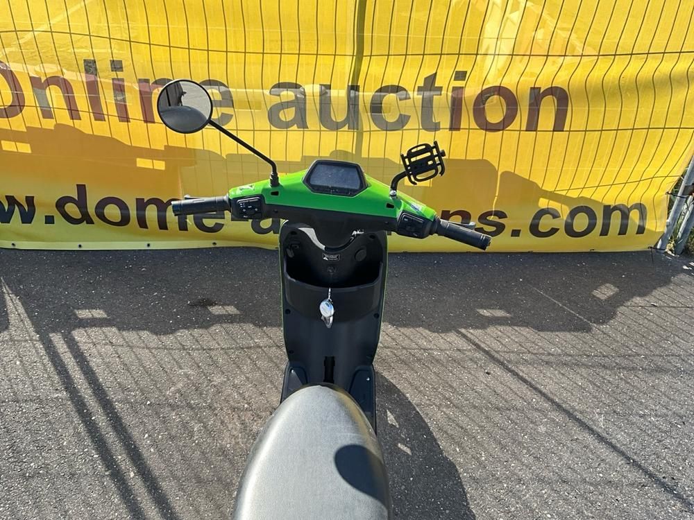 Super SOCO CUx Electric Scooter