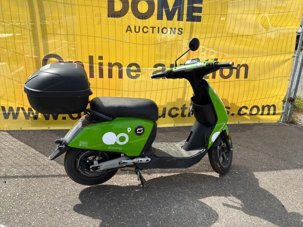 Super SOCO CUx Electric Scooter