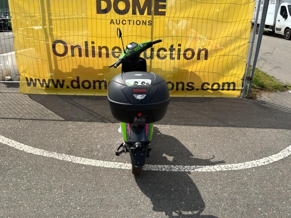Super SOCO CUx Electric Scooter