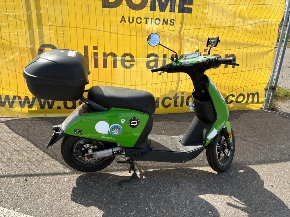 Super SOCO CUx Electric Scooter