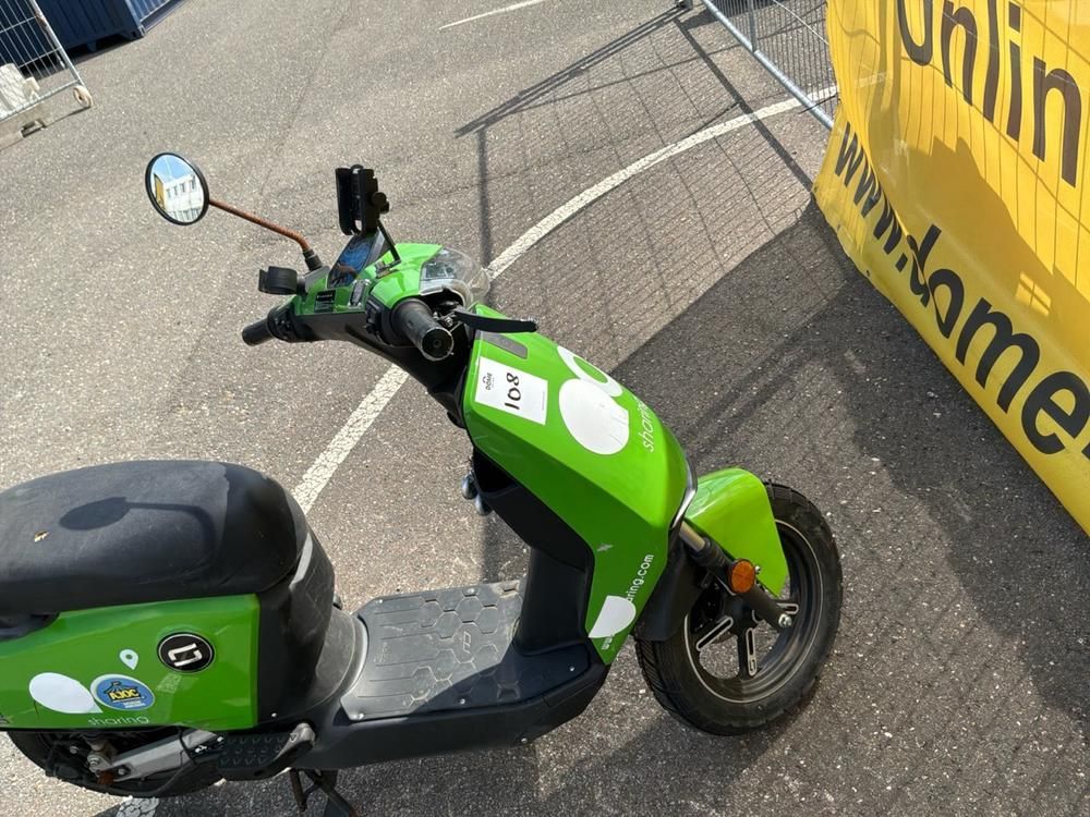 Super SOCO CUx Electric Scooter