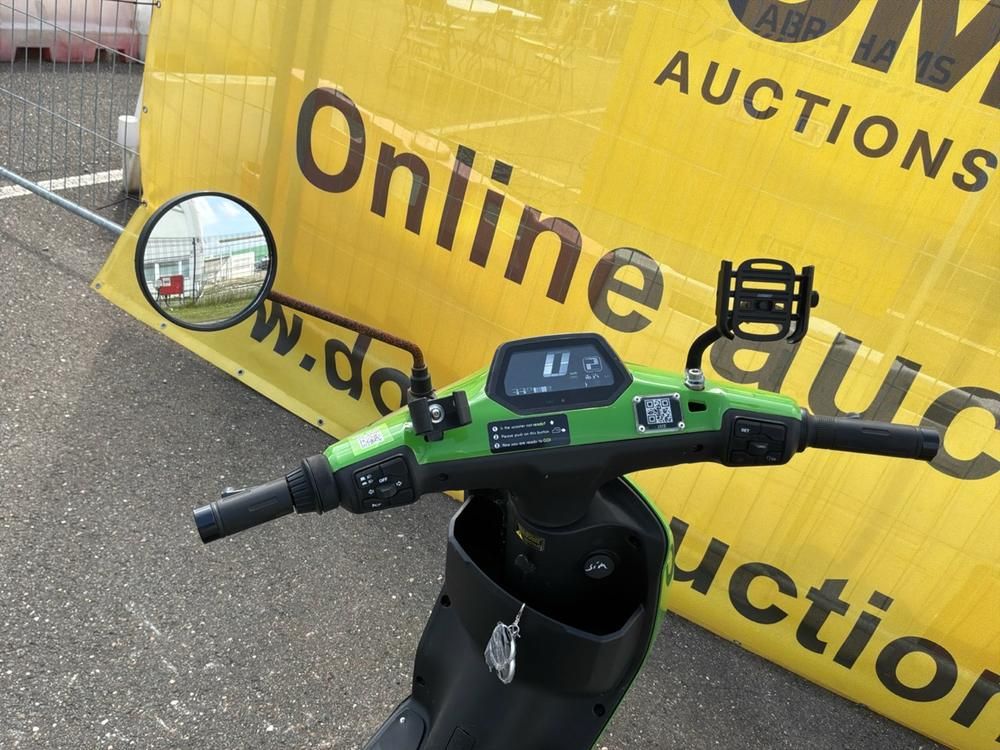 Super SOCO CUx Electric Scooter