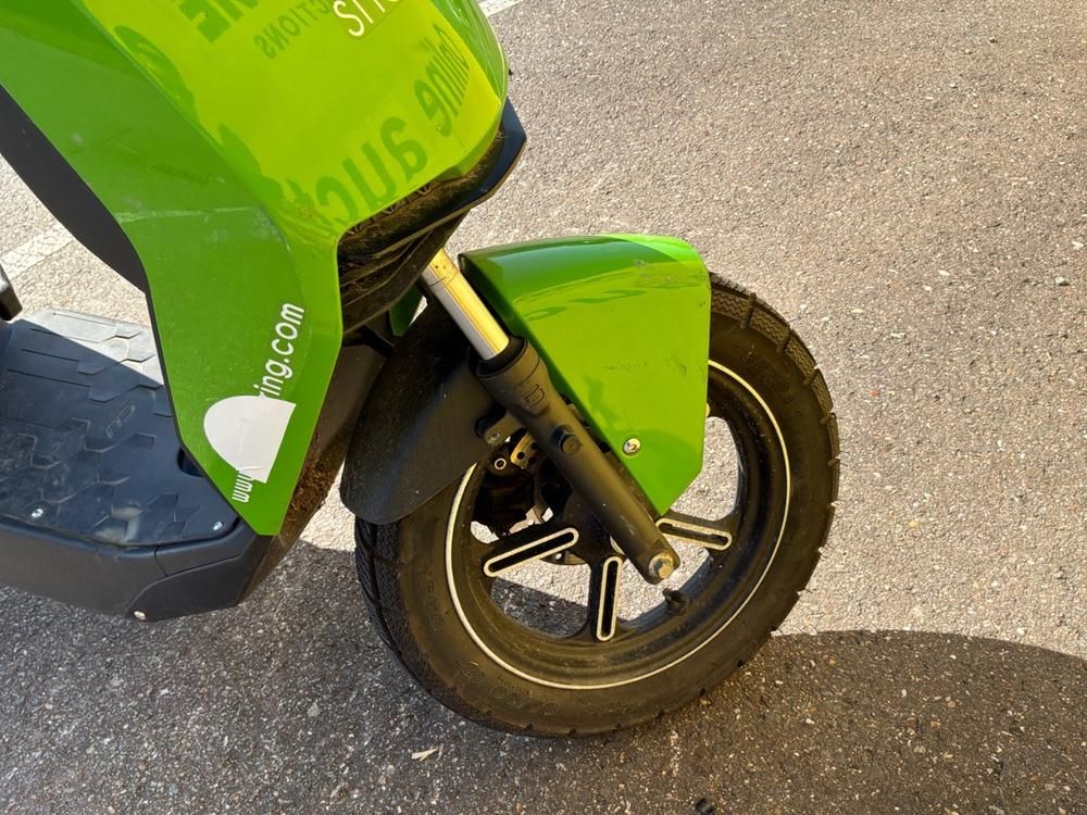 Super SOCO CUx Electric Scooter