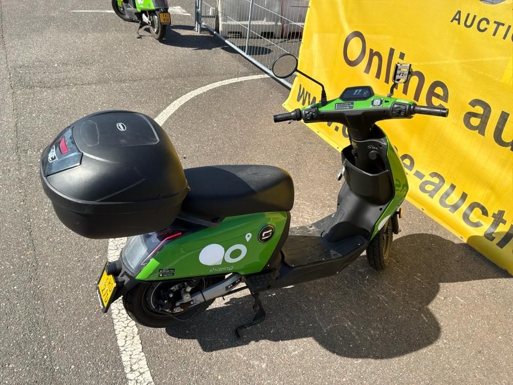 Super SOCO CUx Electric Scooter
