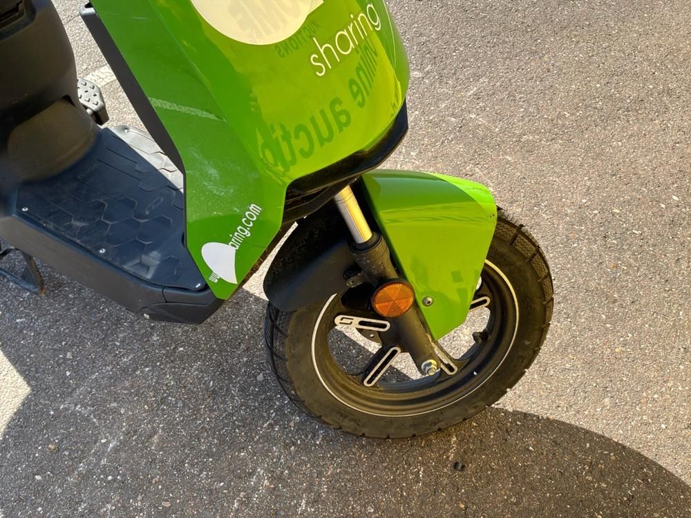 Super SOCO CUx Electric Scooter