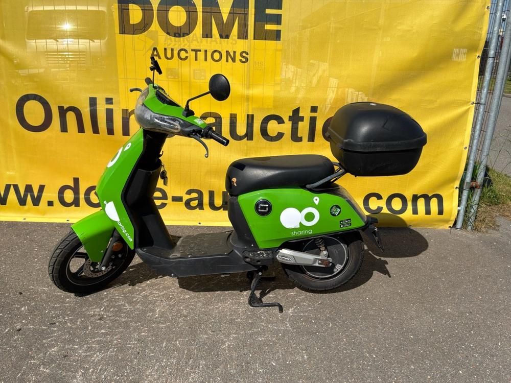 Super SOCO CUx Electric Scooter