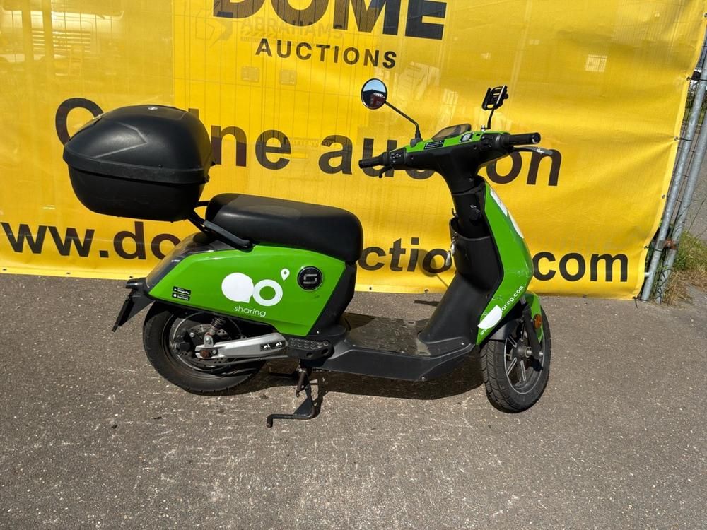 Super SOCO CUx Electric Scooter
