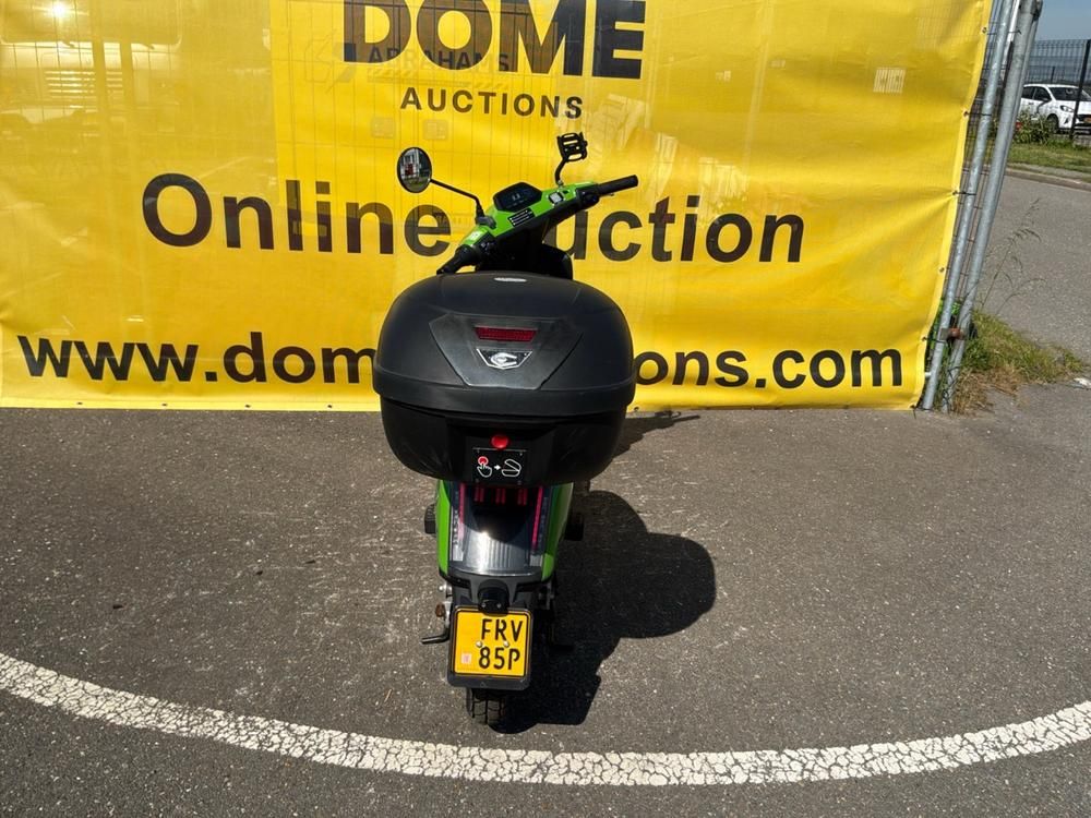 Super SOCO CUx Electric Scooter