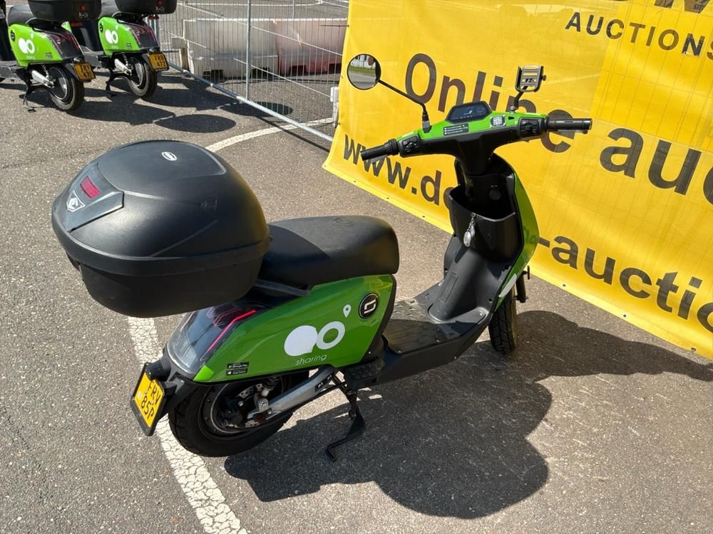 Super SOCO CUx Electric Scooter