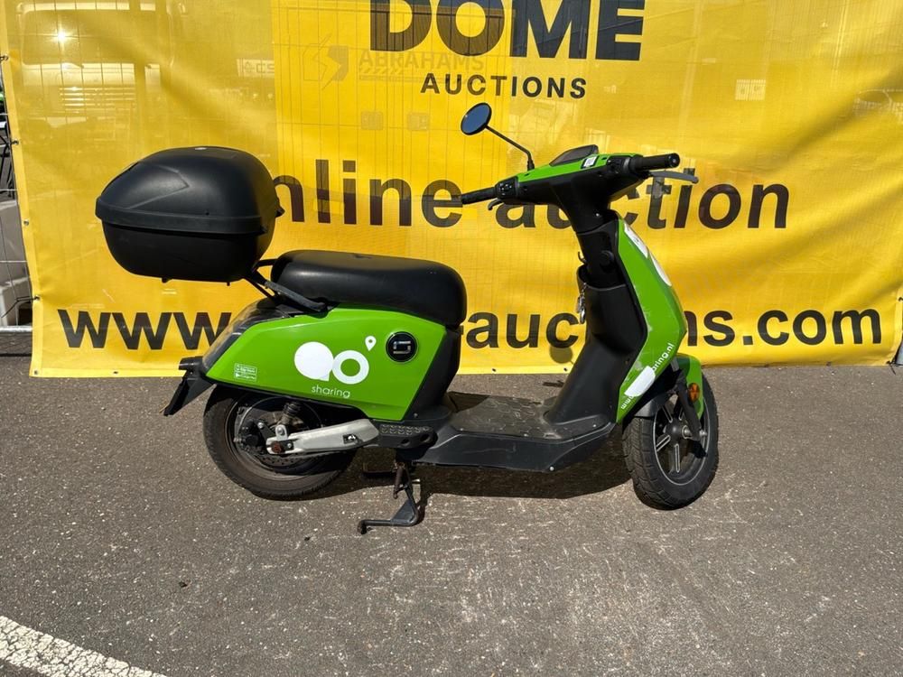 Super SOCO CUx Electric Scooter