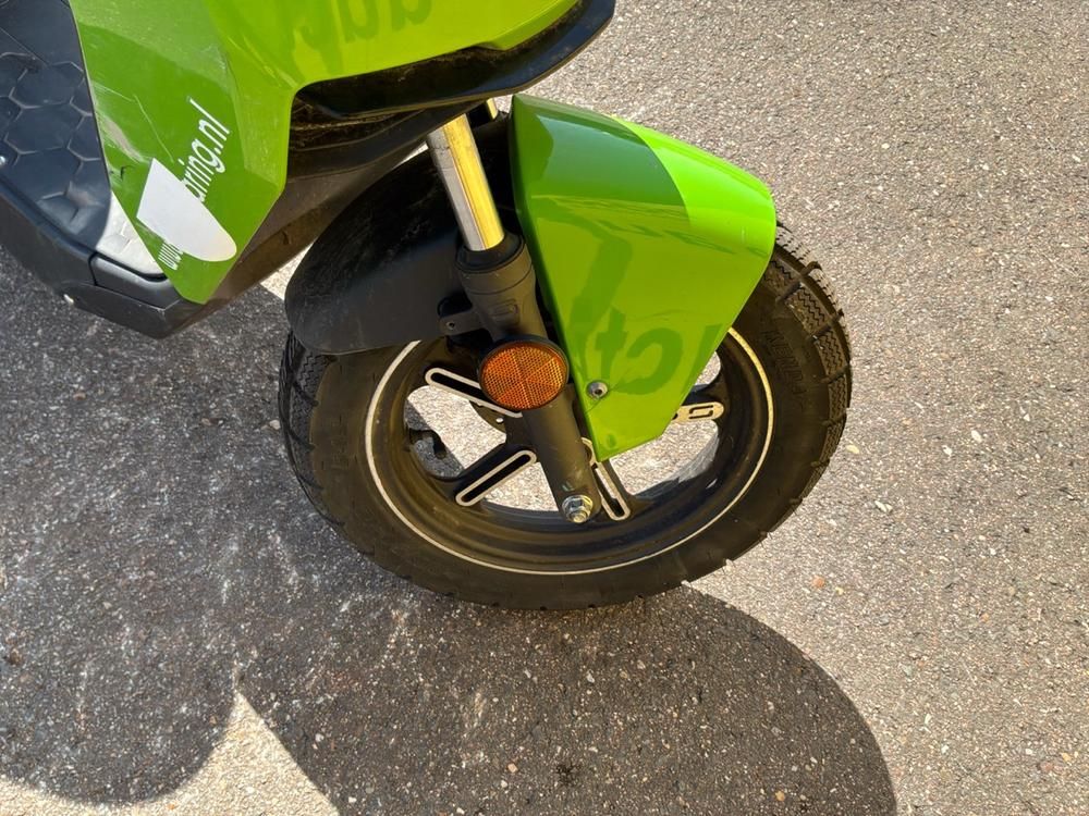 Super SOCO CUx Electric Scooter