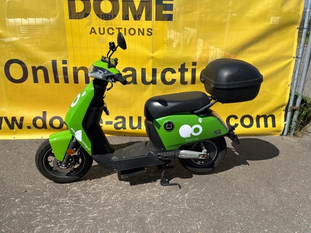 Super SOCO CUx Electric Scooter
