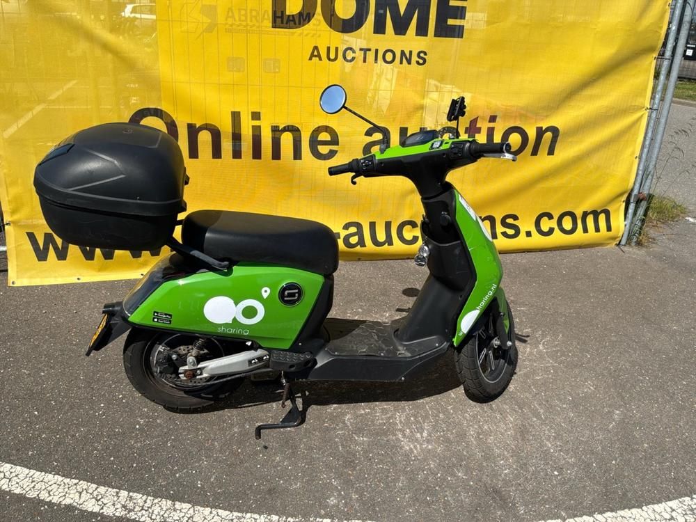 Super SOCO CUx Electric Scooter