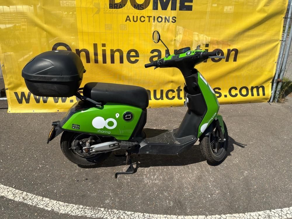 Super SOCO CUx Electric Scooter