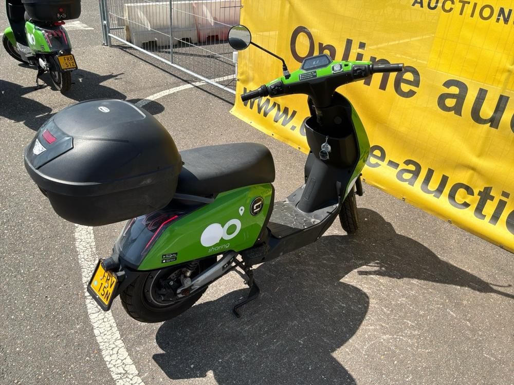 Super SOCO CUx Electric Scooter