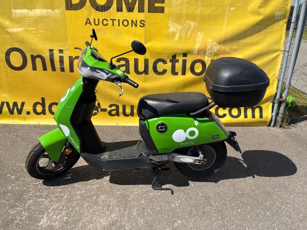 Super SOCO CUx Electric Scooter